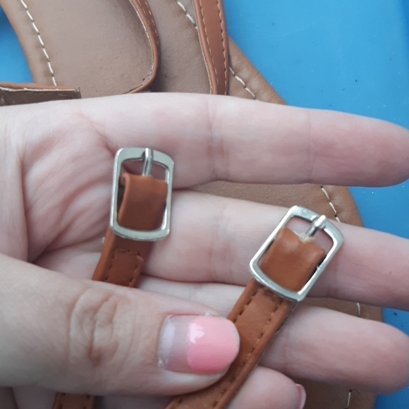 Woman wrap flat sandles size 10 tan colour with jewel accent gladiator style - Picture 6 of 6